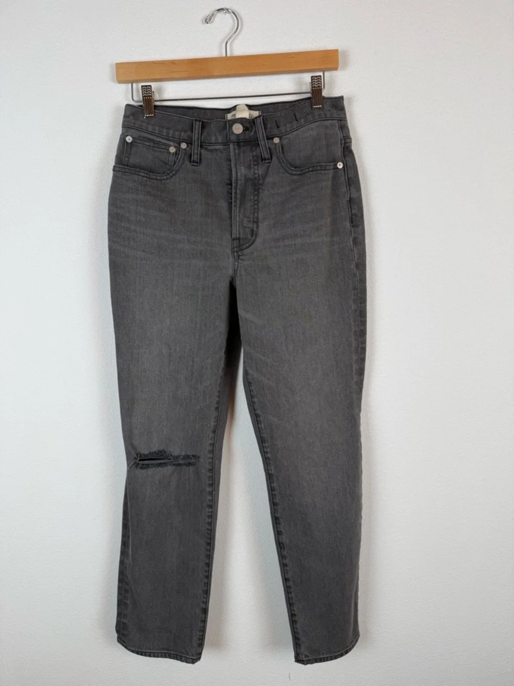 Madewell The Perfect Vintage Jean in Connell Wash: Ripped Edition 27 High-Rise - Picture 4 of 13